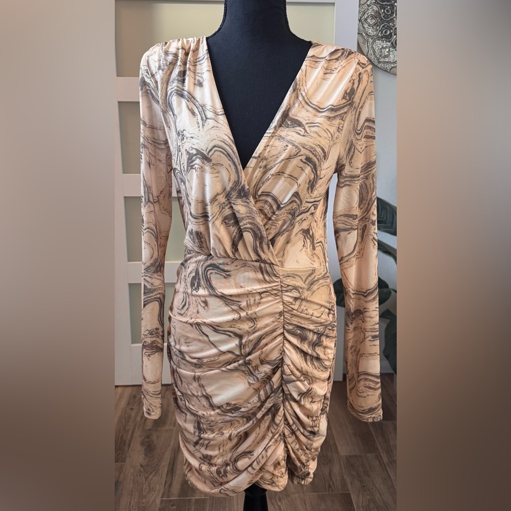 Chic Marble Print Long Sleeve Dress